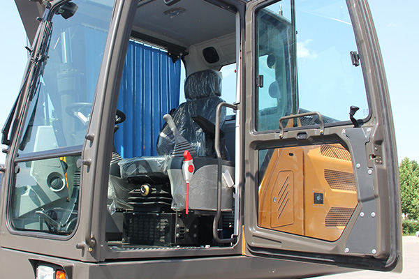 Famous Brand 21 Ton Wheel Excavator