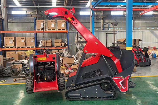 Compact tracked skid steer loader assembled in workshop for OEM orders