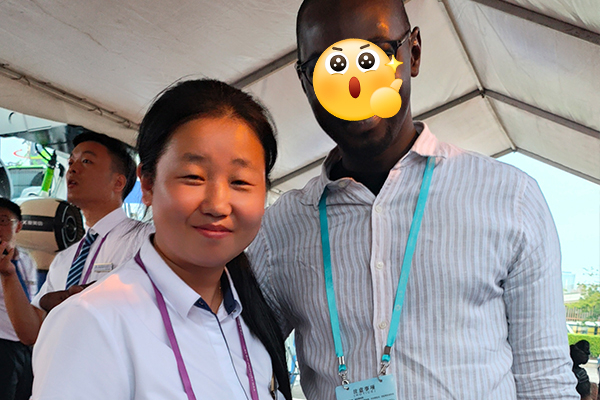 Skid steer loader supplier meeting for OEM logo and custom colors