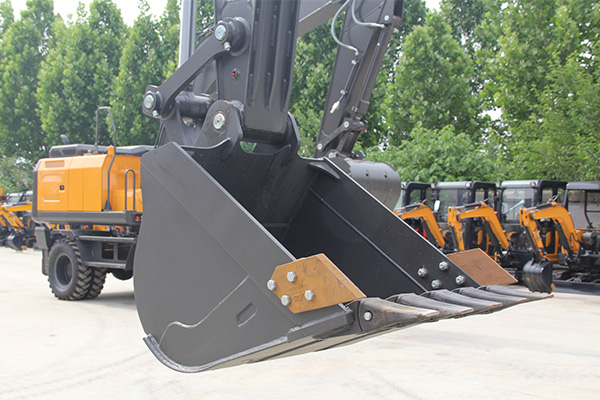 15 Ton Wheeled Excavator