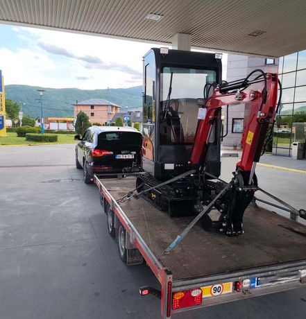 拖车.jpg